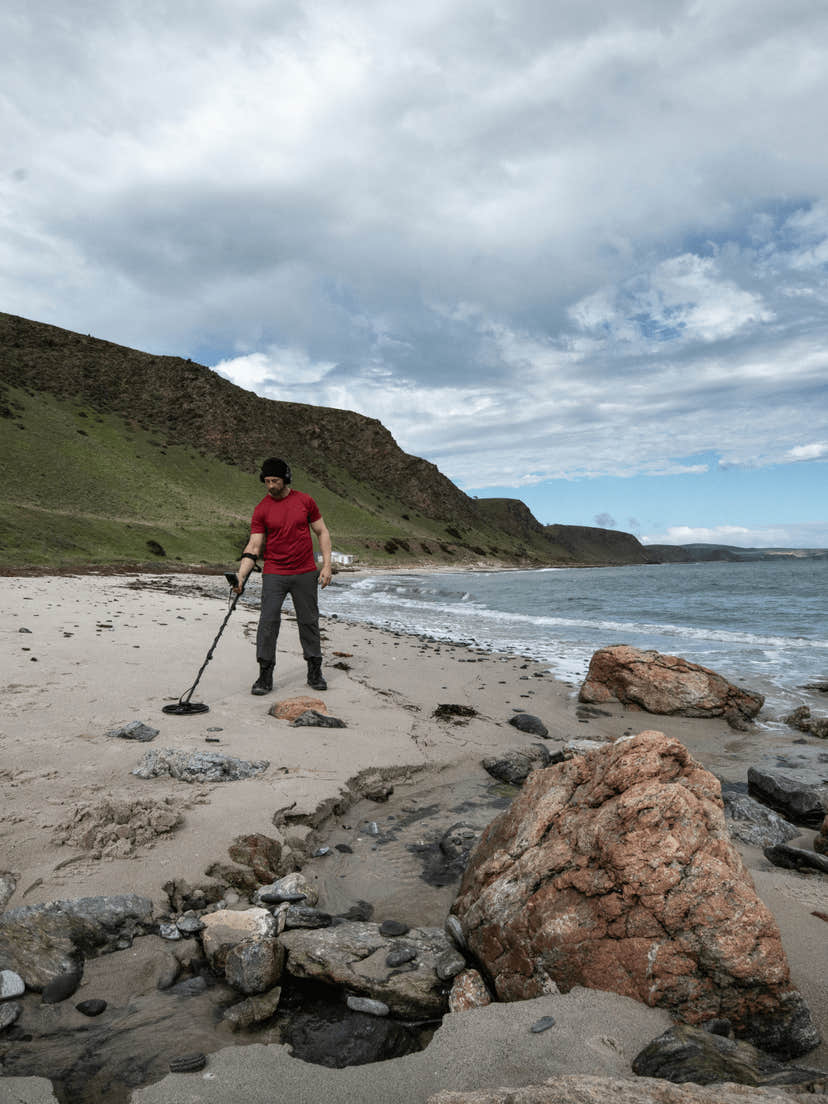 Minelab Equinox 700 Metal Detector - Treasure Coast Metal Detectors